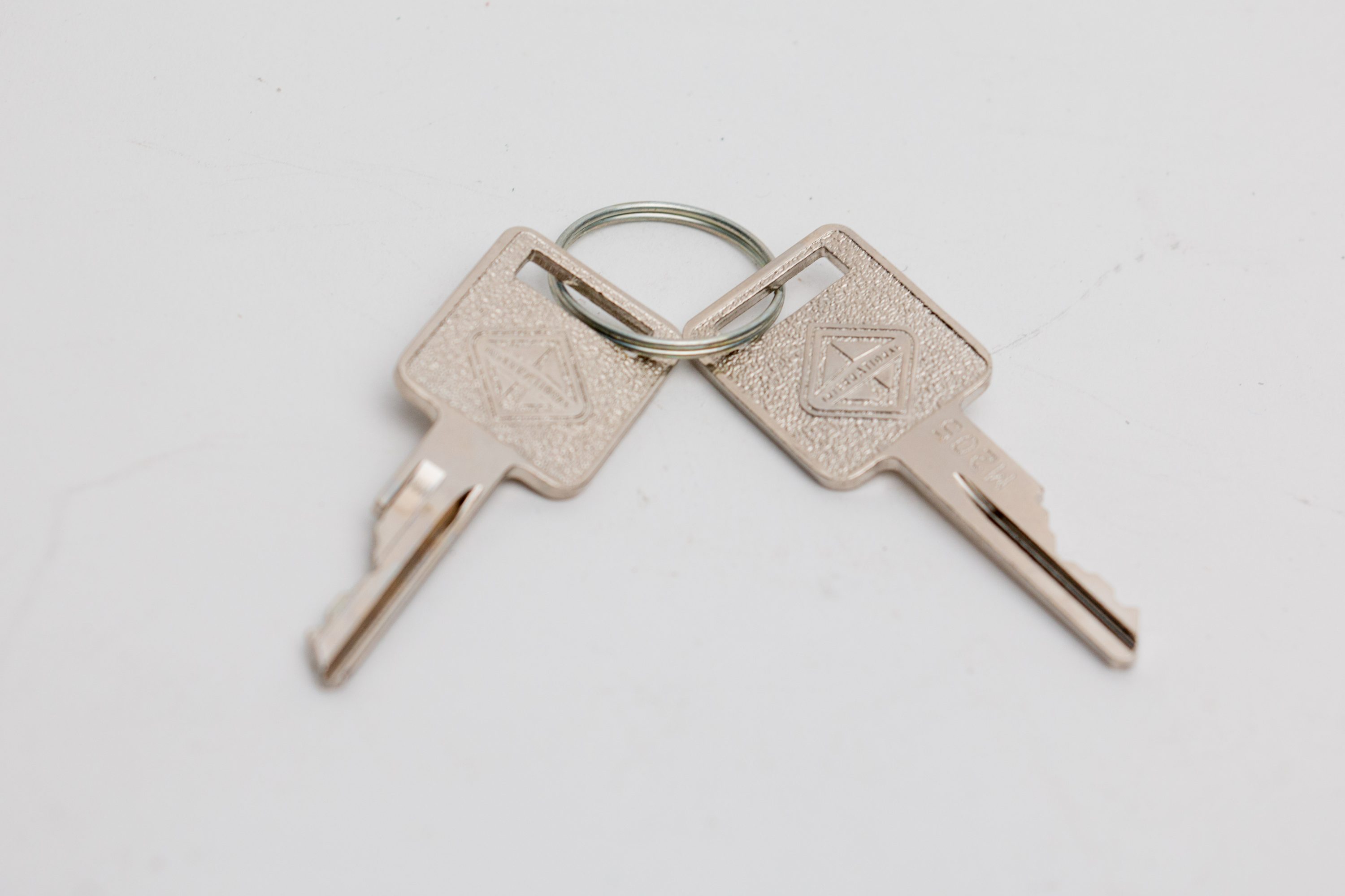 International Ignition Switch w/ 2 keys 5 International Ignition Switch w/ 2 keys - Image 5